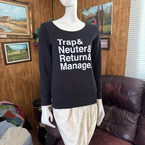 NWT Cat Rescue Sweatshirt - Picture 3 of 3